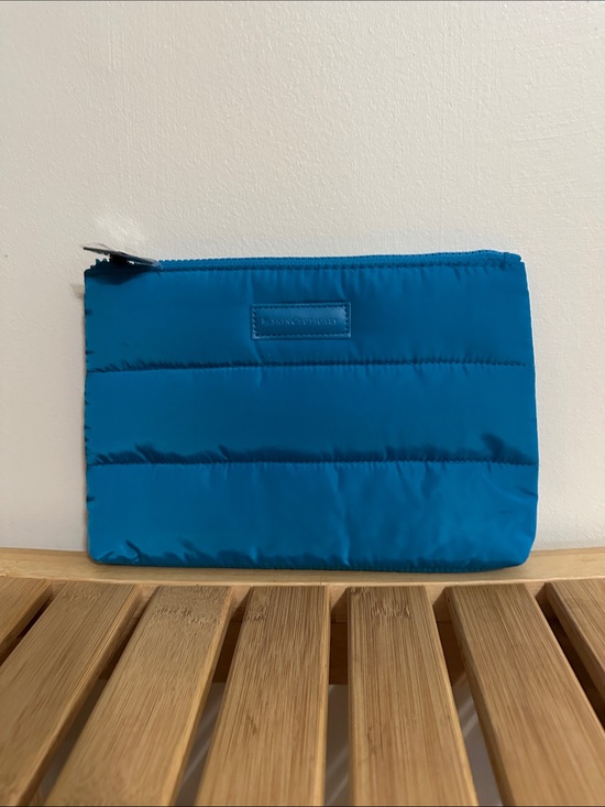 SkinCeuticals Handbags - SkinCeuticals Turquoise Quilted Cosmetic Pouch